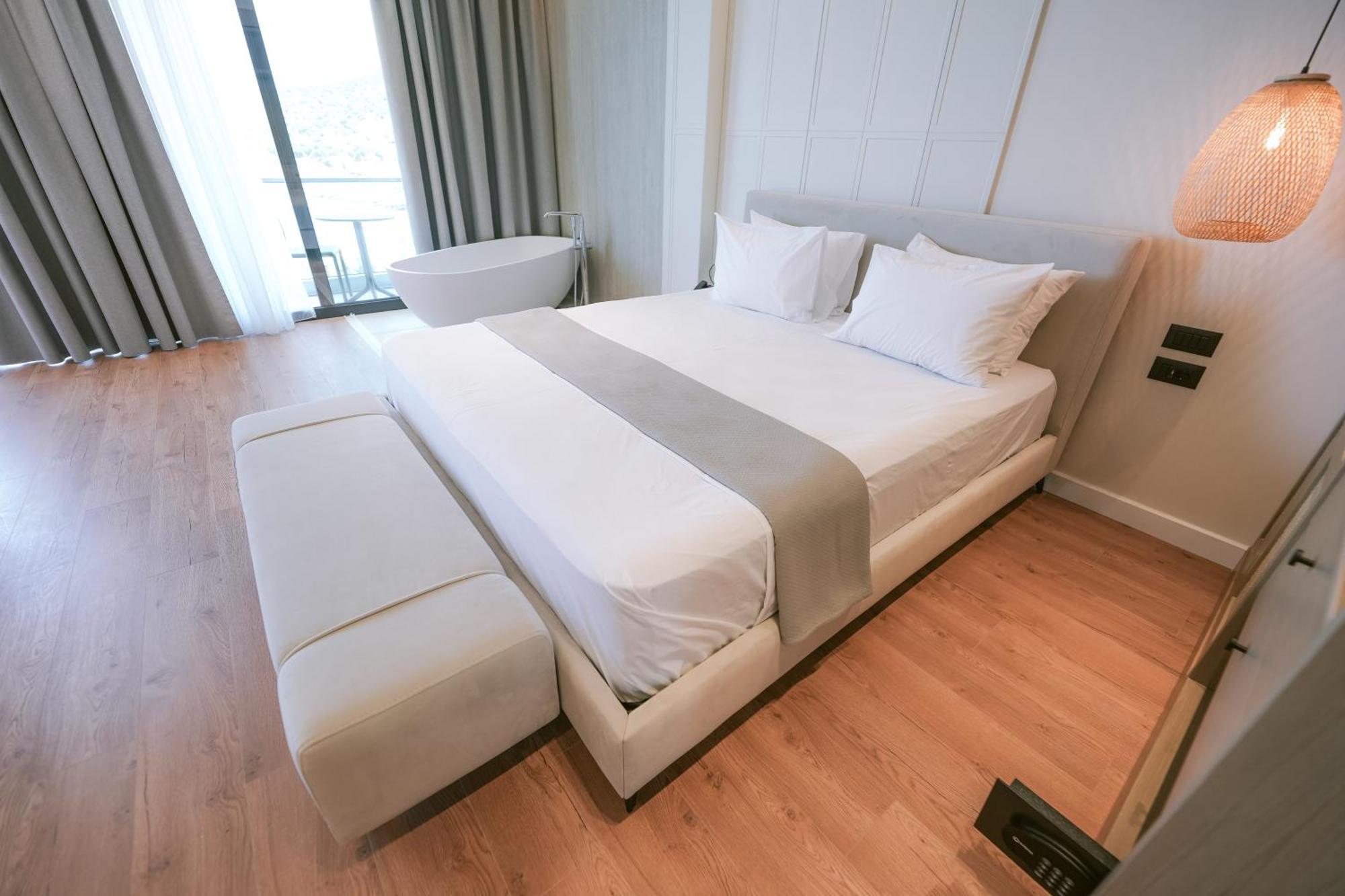 Euro Hotel Ksamil Eksteriør billede