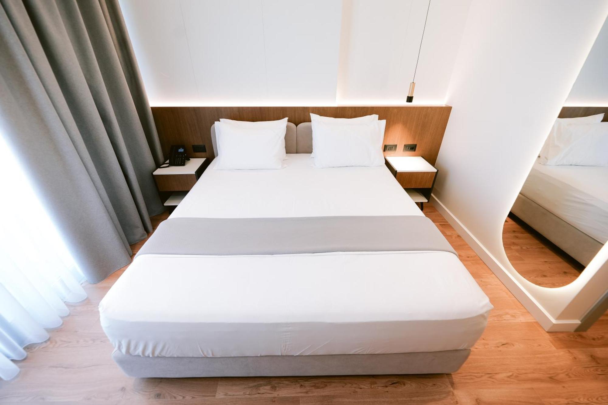 Euro Hotel Ksamil Eksteriør billede