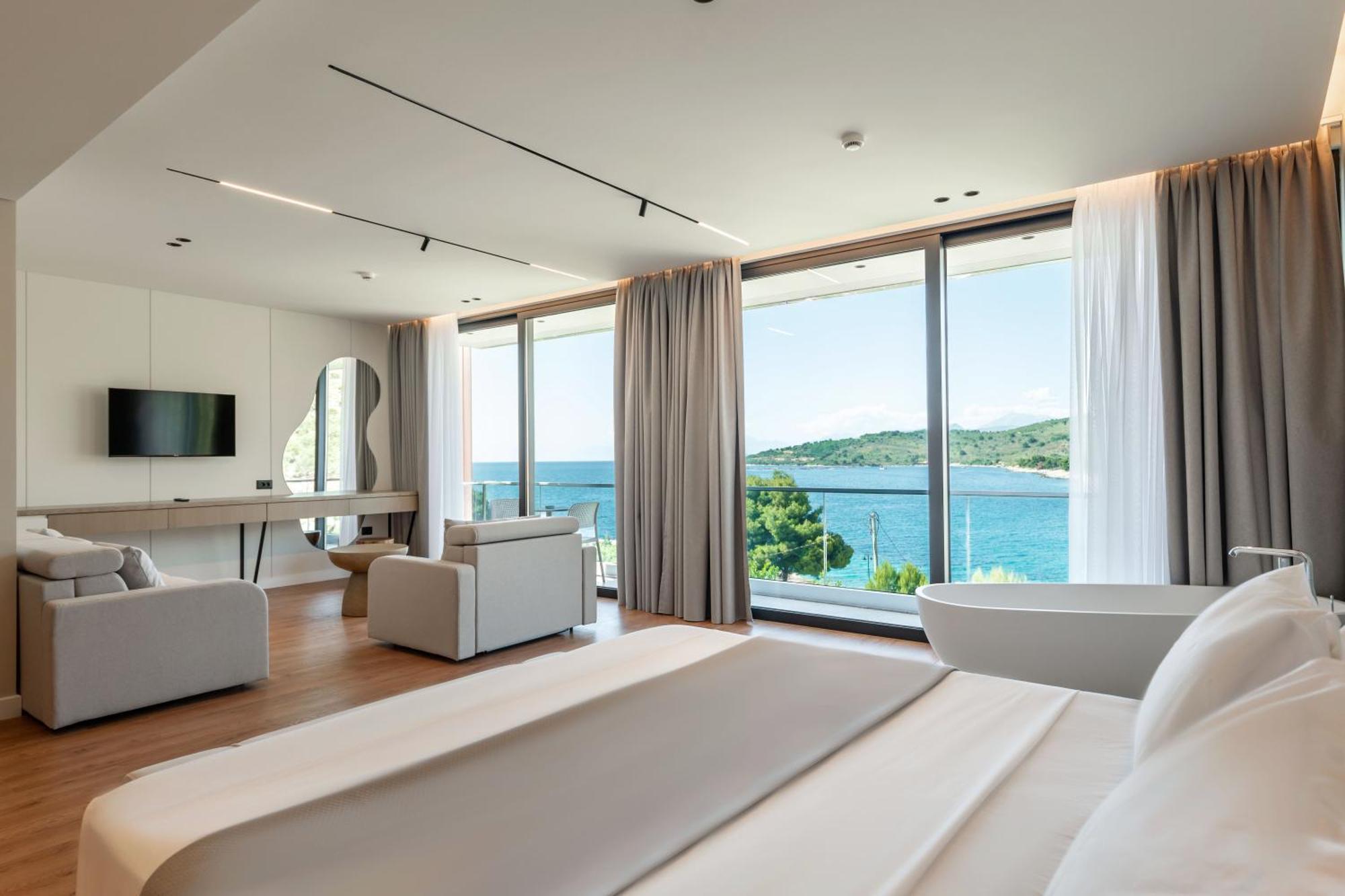 Euro Hotel Ksamil Eksteriør billede